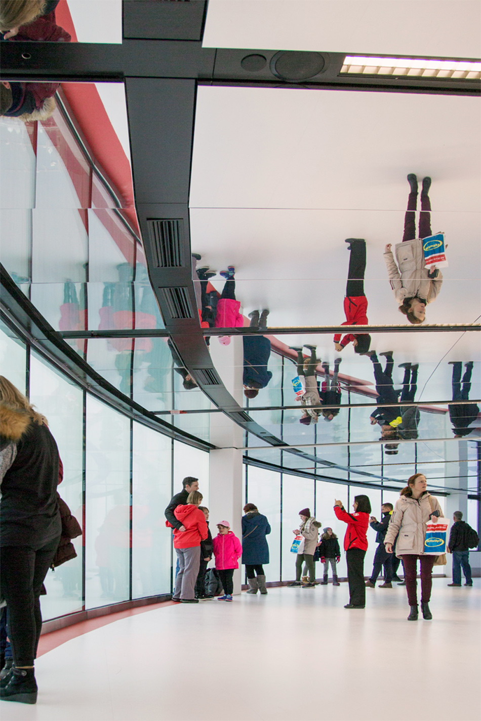 cntower mirror body